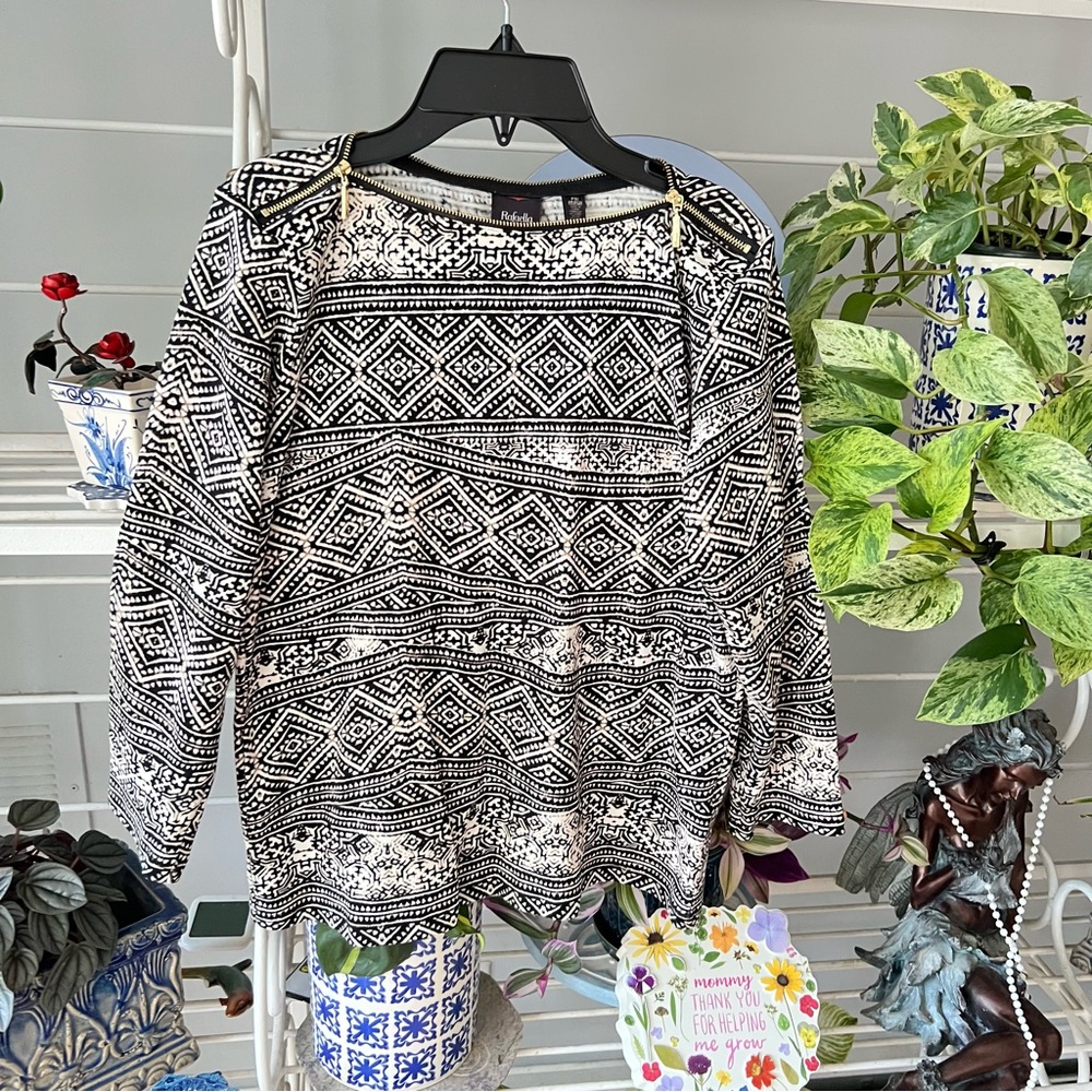 Rafaella Black and White Patterned Sweatshirt